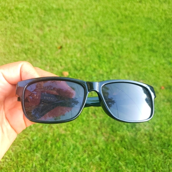 NEW Gucci Grey and Black Rectangular Women's Sunglasses - Picture 1 of 6